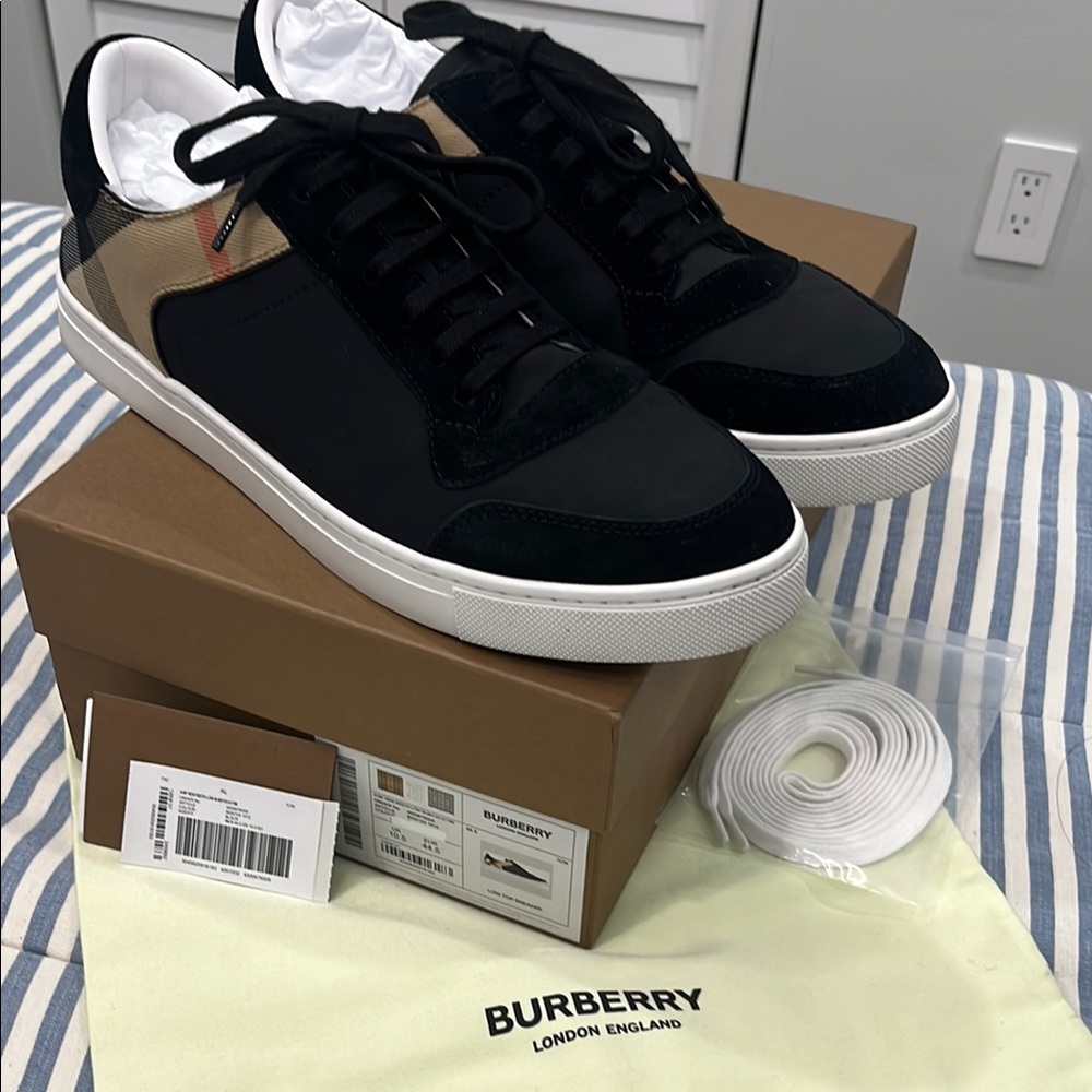 Burberry Men's Black Sneakers Reeth Low Top